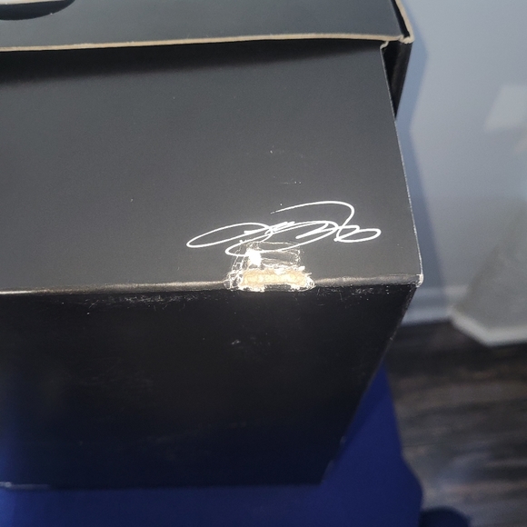 LeBron 15 Hardwood Classics - Picture 7 of 8